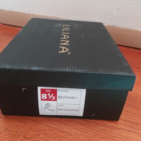 👠 - Picture 4 of 5